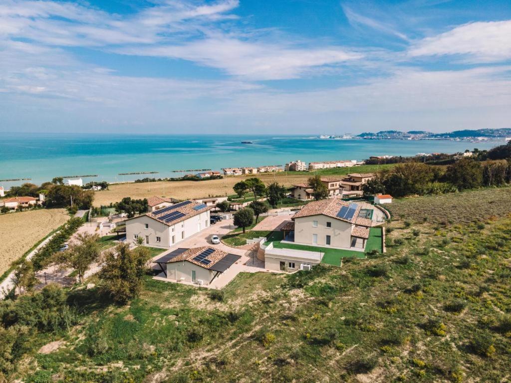 Agriturismo Il Colle Dei Lecci อังโกนา ภายนอก รูปภาพ
