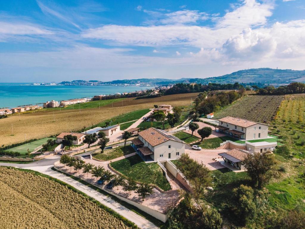 Agriturismo Il Colle Dei Lecci อังโกนา ภายนอก รูปภาพ